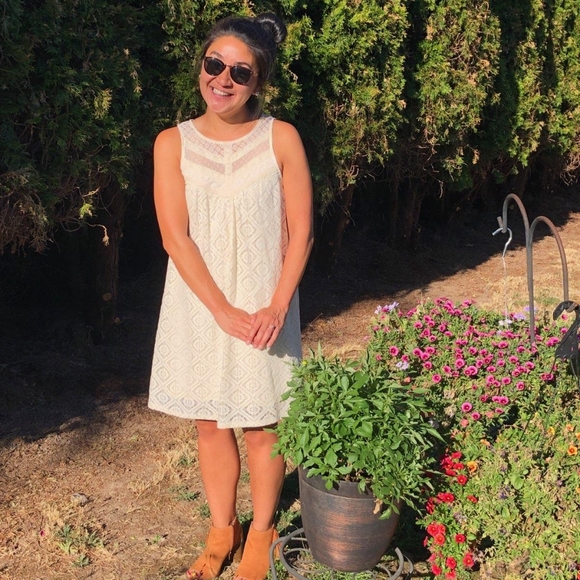 Xhilaration Dresses & Skirts - 🍒Beautiful cream dress size s